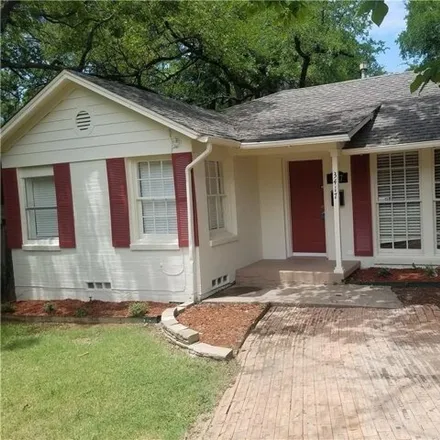 Rent this 3 bed house on 3417 Gibsondell Ave in Dallas, Texas