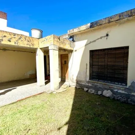Buy this 1 bed house on Suipacha 1926 in 1825 Lanús Este, Argentina