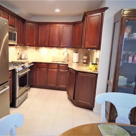 Image 7 - 20 Foothill Court, New York, NY 10309, USA - Townhouse for sale