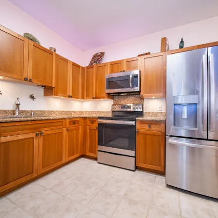 Buy this 3 bed condo on 121 Punohu Lane in Napili, Maui County