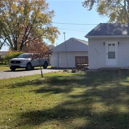 Buy this 3 bed house on 4090 Tapper Road in Norton, OH 44203