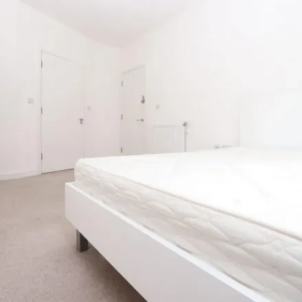 Rent this 4 bed apartment on Magellan Boulevard in London, E16 2XN