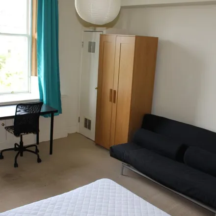 Image 2 - 13 Roseneath Terrace, City of Edinburgh, EH9 1JR, United Kingdom - Apartment for rent