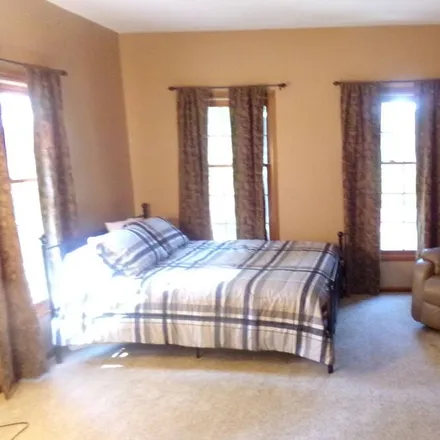 Rent this 5 bed house on Rockbridge in OH, 43149