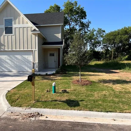 Rent this 4 bed house on 716 East 5th Street in Bonham, TX 75418