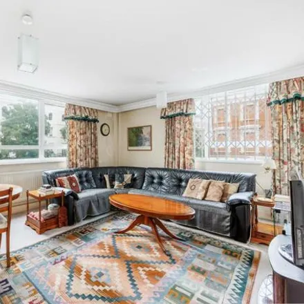 Buy this 3 bed apartment on Melbourne Court in Clifton Road, London