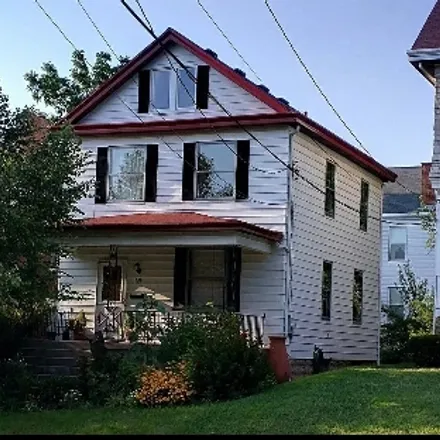 Rent this 1 bed room on Geringer Street in Cincinnati, OH 45225