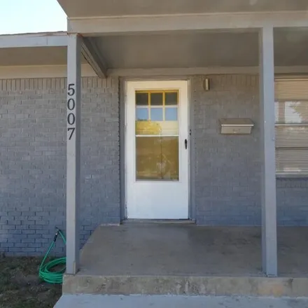 Buy this 5 bed house on 5029 39th Street in Lubbock, TX 79414