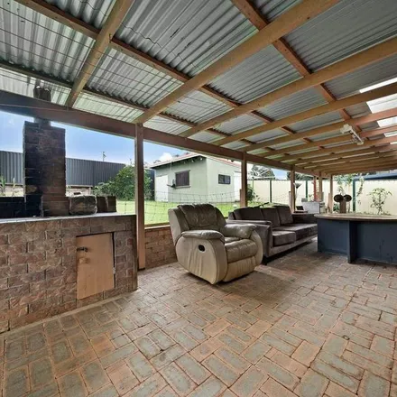 Image 3 - Mackellar Drive, Boronia Heights QLD 4118, Australia - Apartment for rent