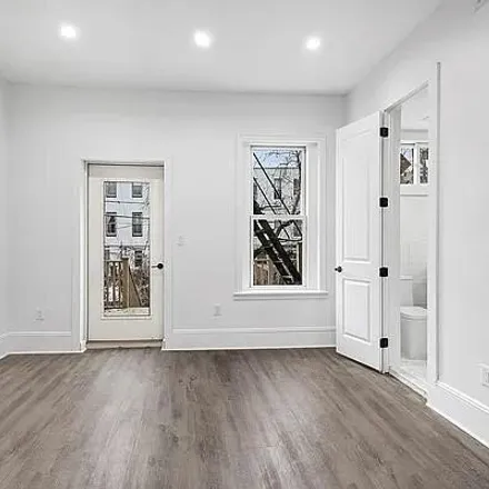 Image 5 - 1316 Jefferson Avenue, New York, NY 11221, USA - Townhouse for rent