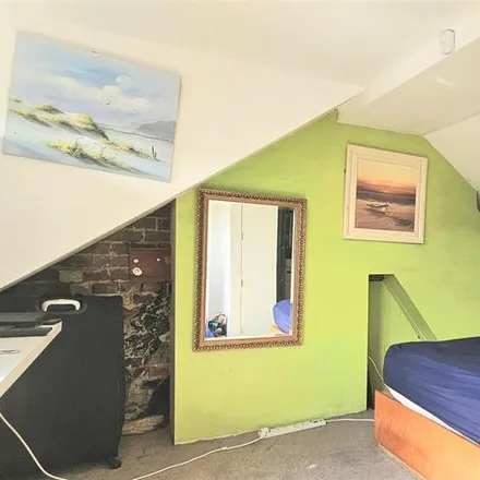 Rent this studio apartment on Burlington Road in London, CR7 8PJ