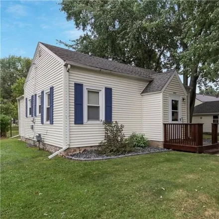 Buy this 2 bed house on 208 East Elm Street in Thorp, Clark County