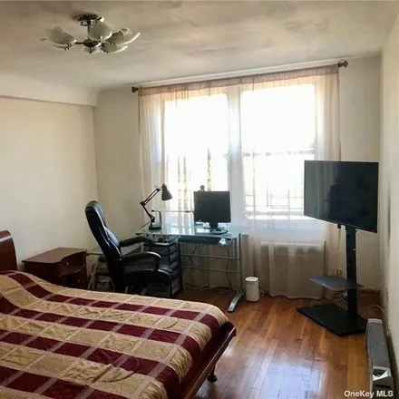 Image 8 - The Wedgewood, 2580 Ocean Parkway, New York, NY 11223, USA - Apartment for sale