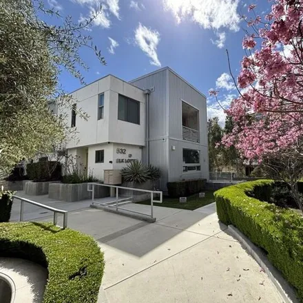 Rent this 3 bed condo on 560 West Elk Avenue in Glendale, CA 91204