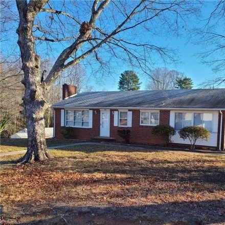 Rent this 3 bed house on 1666 Velma Avenue in Hootstown, Winston-Salem