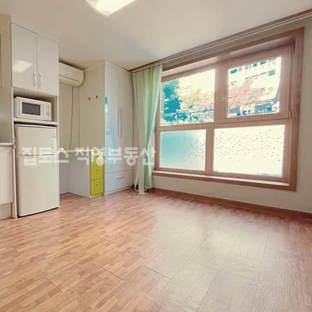 Image 1 - 서울특별시 동작구 신대방동 688-3 - Apartment for rent