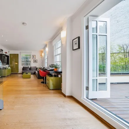 Rent this 2 bed house on 19 Billing Road in Lot's Village, London