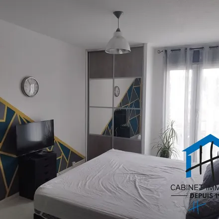 Rent this 3 bed apartment on 21 Grande rue in 42400 Saint-Chamond, France