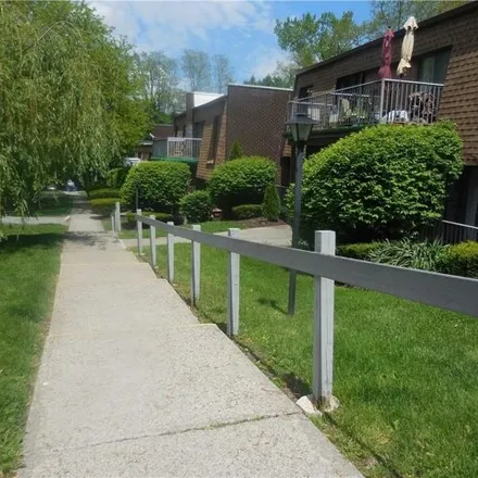 Image 3 - 424 Carpenter Ave Apt 20, Newburgh, New York, 12550 - Condo for sale