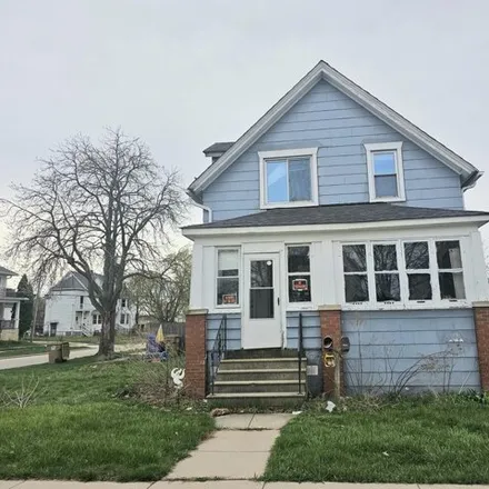 Buy this studio house on 5320 20th Avenue in Kenosha, WI 53140