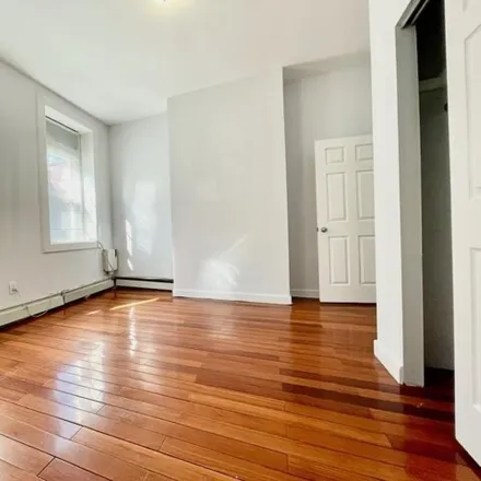 Image 1 - 570 Jersey Avenue, Jersey City, NJ 07302, USA - House for rent