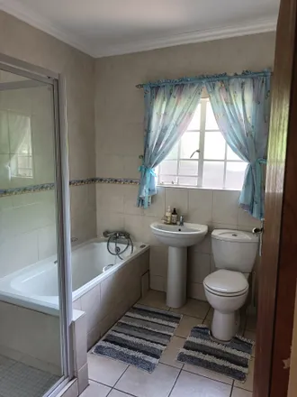 Image 4 - Christo Avenue, Olivedale, Randburg, 2155, South Africa - Apartment for rent