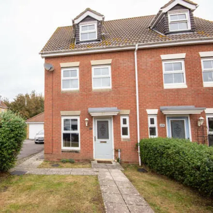Buy this 3 bed house on 1 The Dell in East Cowes, PO32 6FH