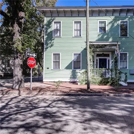 Buy this 1 bed condo on 1098 Lincoln Street in Savannah, GA 31401
