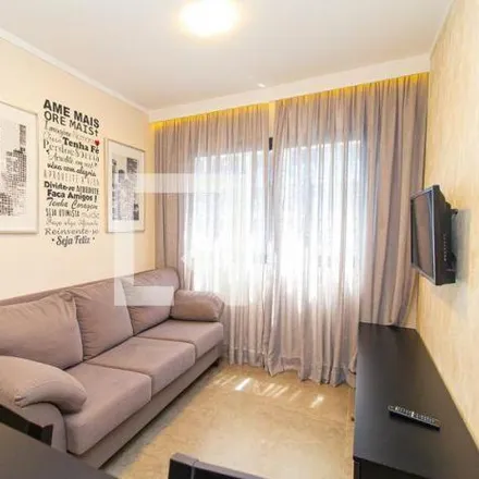 Buy this 2 bed apartment on Travessa Noschese in República, Região Geográfica Intermediária de São Paulo - SP
