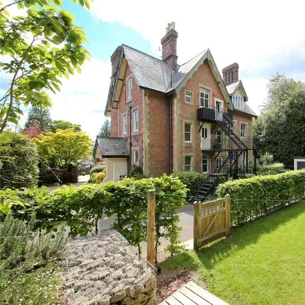 Rent this 3 bed apartment on Calverley Park Gardens in Royal Tunbridge Wells, TN1 2NF
