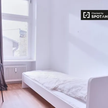 Rent this 4 bed room on Wrangelstraße in 10997 Berlin, Germany