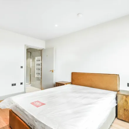 Rent this 3 bed apartment on unnamed road in Tottenham Hale, London