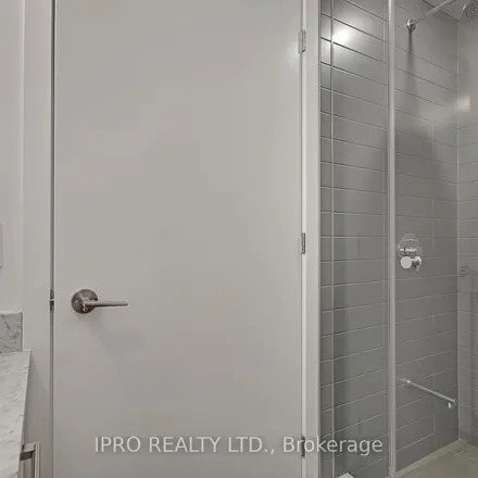 Image 4 - 2221 Yonge, 2221 Yonge Street, Old Toronto, ON M4S 2B2, Canada - Apartment for rent