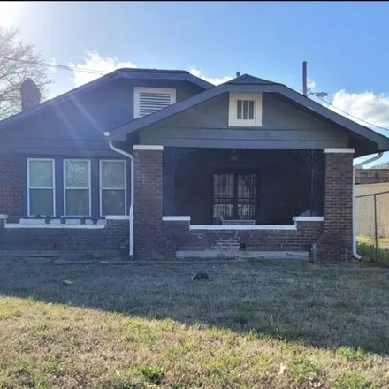 Buy this 3 bed house on 813 North Evergreen Street in Memphis, TN 38107