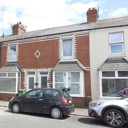 Rent this 3 bed townhouse on 26 Chamberlain Road in Exeter, EX2 8EW