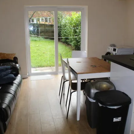 Image 3 - 3 Argyll Mews, Exeter, EX4 4RP, United Kingdom - Townhouse for sale
