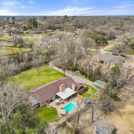 Buy this 4 bed house on 821 Pineland Lane in Lindale, TX 75771