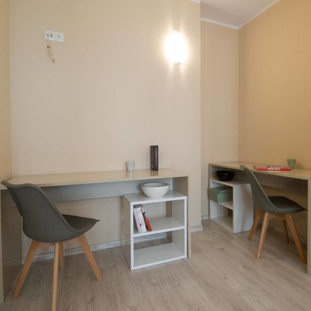 Rent this 2 bed room on Broniewskiego 6 in 87-100 Toruń, Polska