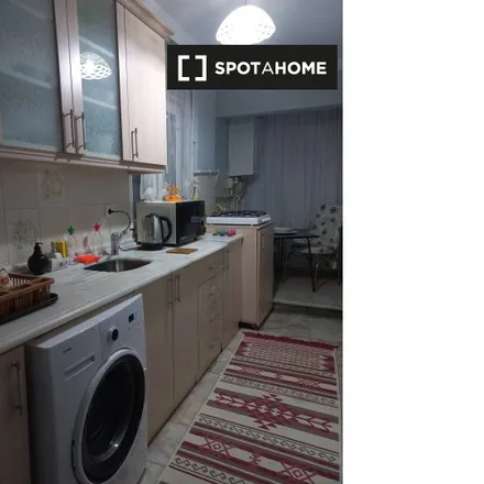 Image 4 - Okan Eczanesi, Kumbaracıbaşı Sokak, 34347 Beşiktaş, Turkey - Apartment for rent