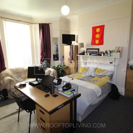 Image 5 - Cross Cliff Road, Leeds, LS6 2AX, United Kingdom - House for rent