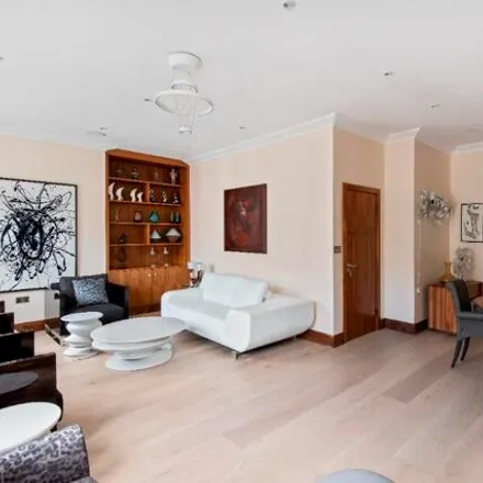 Image 2 - 33 Dover Street, London, W1S 4NW, United Kingdom - Apartment for sale