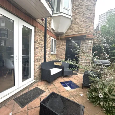 Image 5 - Westbridge Road, London, SW11 3NW, United Kingdom - Apartment for rent