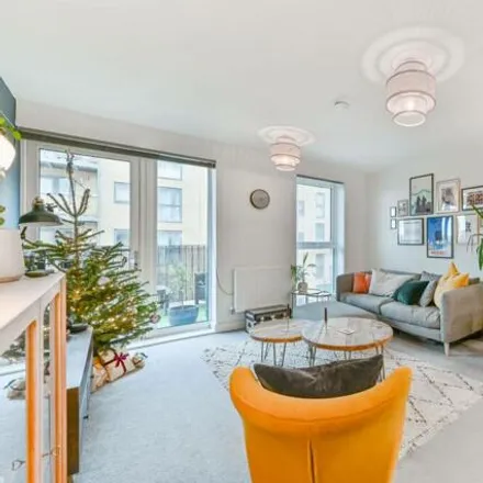 Buy this 1 bed apartment on Lambourne House in Apple Yard, London