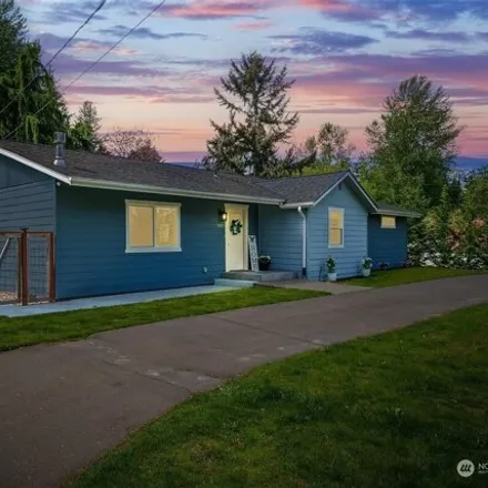 Buy this 3 bed house on 18019 120th Avenue Southeast in Renton, WA 98058