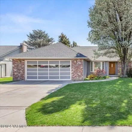 Buy this 3 bed house on 5466 Meadow Lane in Yakima, WA 98908