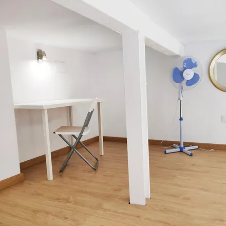 Image 1 - Carrer de Vidal Canelles, 21, 46011 Valencia, Spain - Apartment for rent