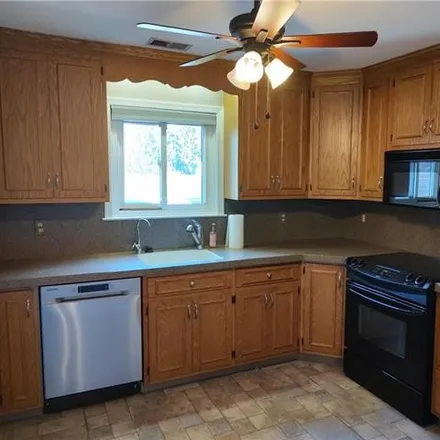 Image 7 - 814 Cold Spring Road, Wescosville, Lower Macungie Township, PA 18103, USA - Apartment for sale