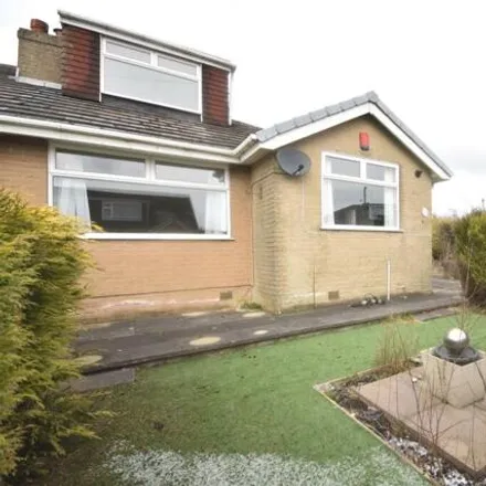 Buy this 3 bed duplex on Foxhill Drive in Queensbury, BD13 2JH
