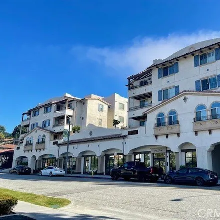 Rent this 2 bed condo on Reverent Coffee Bar in Deep Valley Drive, Rolling Hills Estates