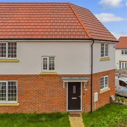 Buy this 3 bed duplex on Sandpiper Road in Harlow, CM17 0SN